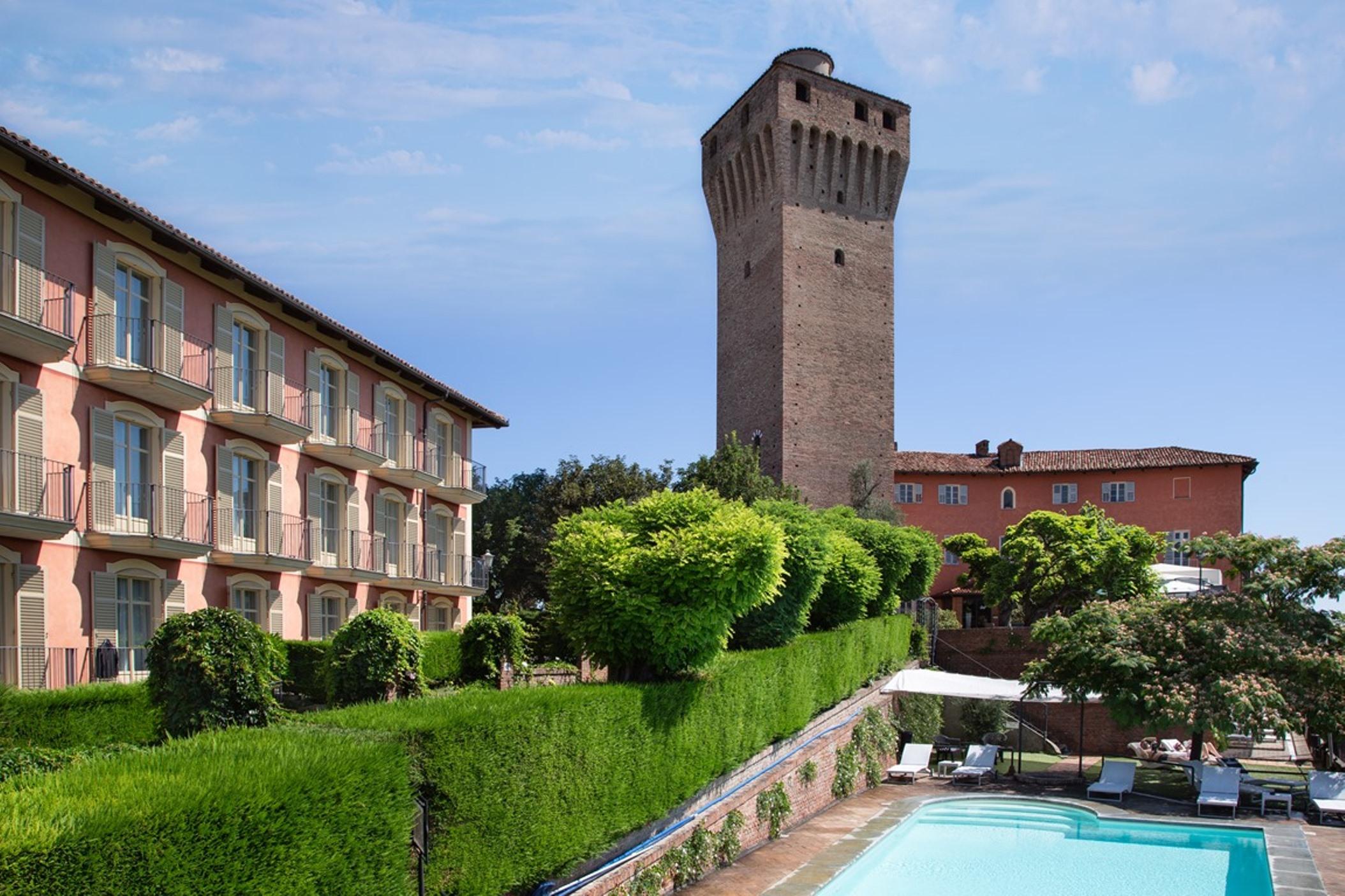 Hotel Castello Di Santa Vittoria Santa Vittoria d'Alba Exterior photo