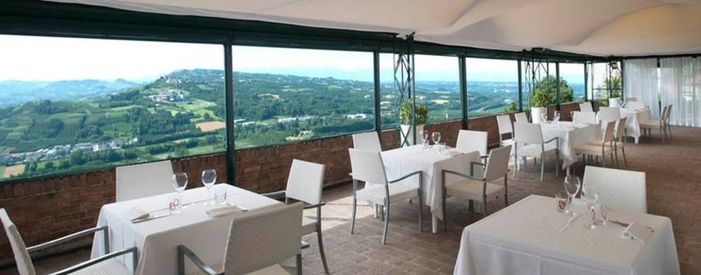 Hotel Castello Di Santa Vittoria Santa Vittoria d'Alba Exterior photo