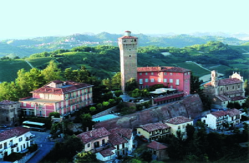 Hotel Castello Di Santa Vittoria Santa Vittoria d'Alba Exterior photo